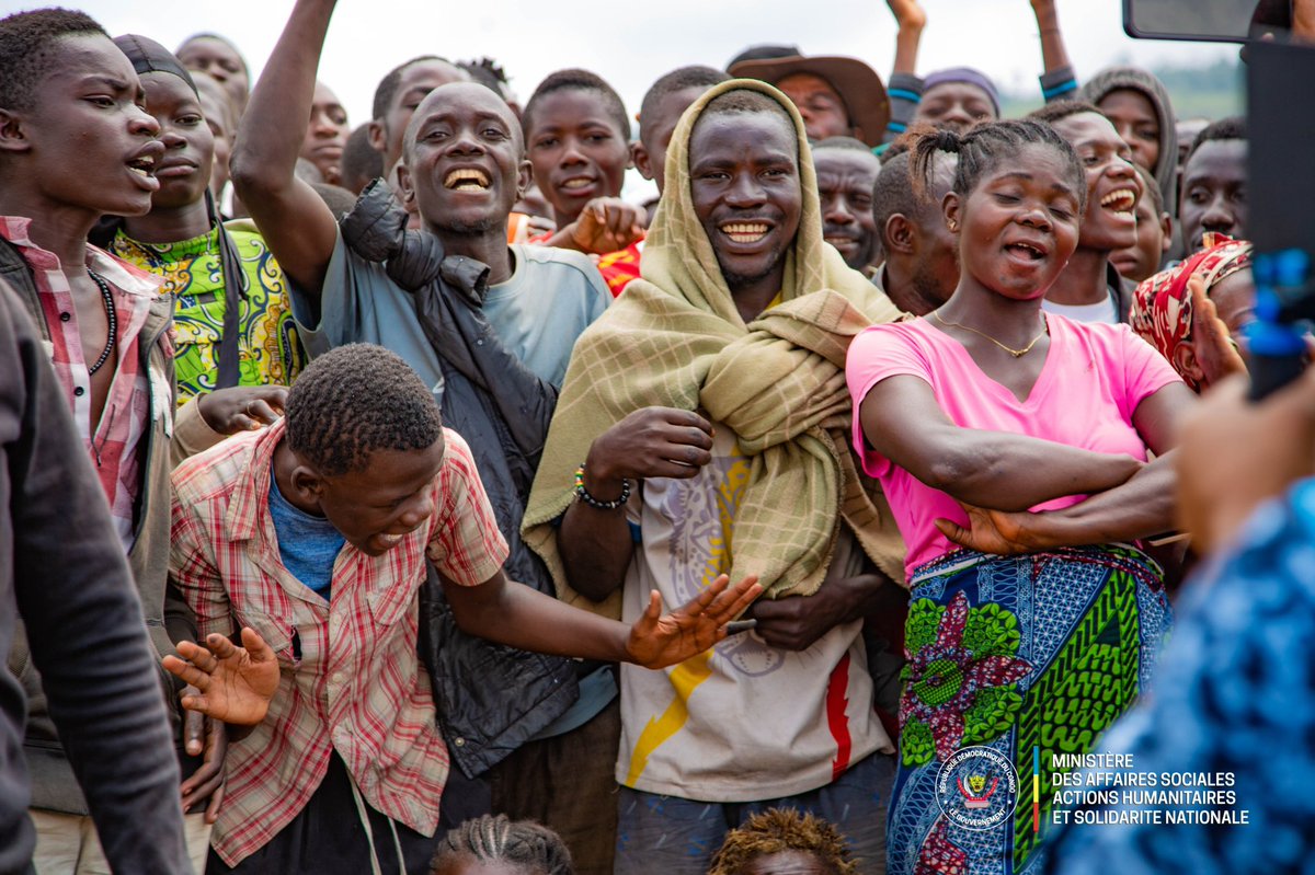 Malgré les conditions difficiles que traversent nos compatriotes dans le site des déplacés à cause de la guerre d’agression du #Rwanda,le Gouvernement Congolais ne ménagera aucun effort pour apporter sa solidarité et son assistance ainsi qu’œuvrer pour le retour de la paix.