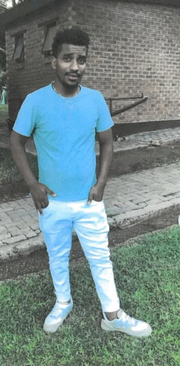 Seni_WaMboni's tweet image. This Pakistani rapist is still at large since last year, and we're still looking for him. He raped a 12cyear old child at a spaza shop in Ga-Mampa village in Limpopo. He was last spotted around Phalaborwa and must be captured ASAP. Let's stop sending our kids to foreign spaza…