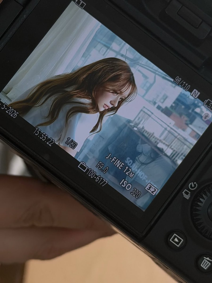 even the camera knows she’s fine