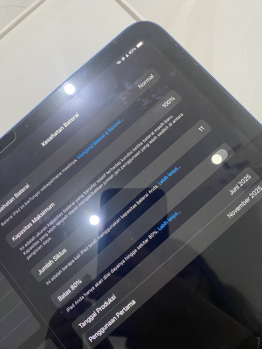 joyyyiiii2's tweet photo. @hechienaw 5,4 aja ni kak dpt ipad gen 11 128 gb inter free case dan tas nya https://t.co/volH5GhAdN