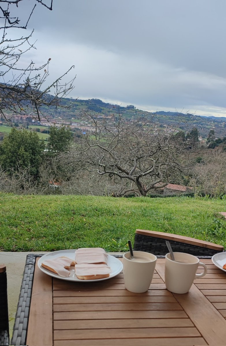 ardeosde's tweet image. Que bonito es este sitio