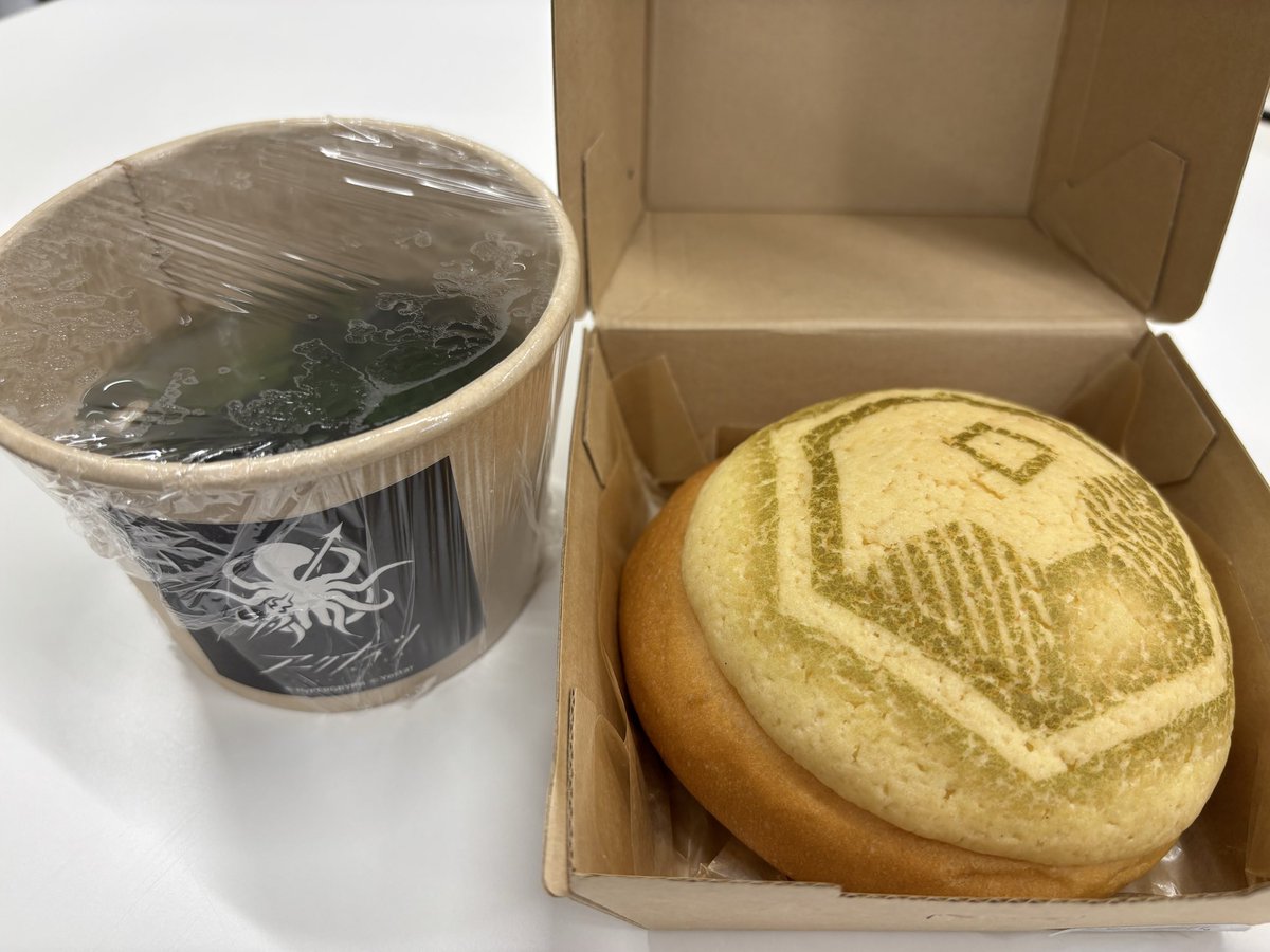 mdrkw_hikaru's tweet image. アークナイツフェス2日目、無事終了しました！
ドクターの皆んな、ちゃんと自分の足腰労わってあげてね(笑)。
あ！レポーターのお2人を信じてメロンパンのようなものとスープを頂きました♪ どちらも想像以上に美味しかったです💕
また来年(＾▽︎＾)ノ
#アークナイツフェス2026