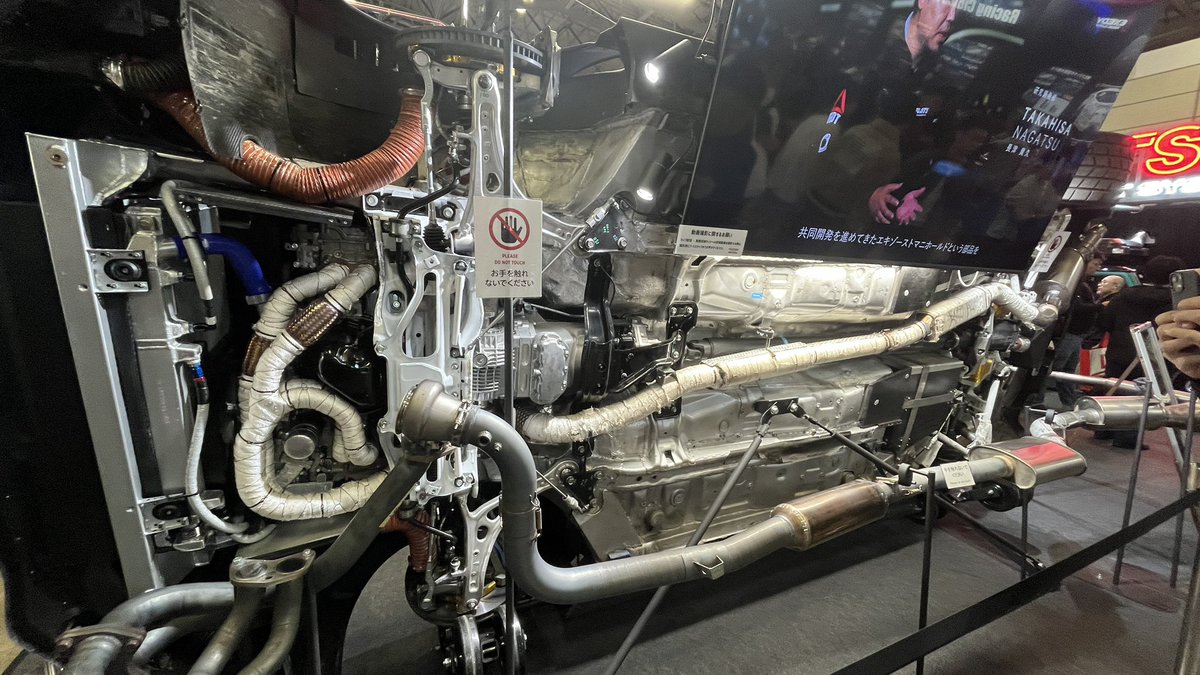 この車を見て、やはりフルタップよりもねじ式が良いのではと思っています