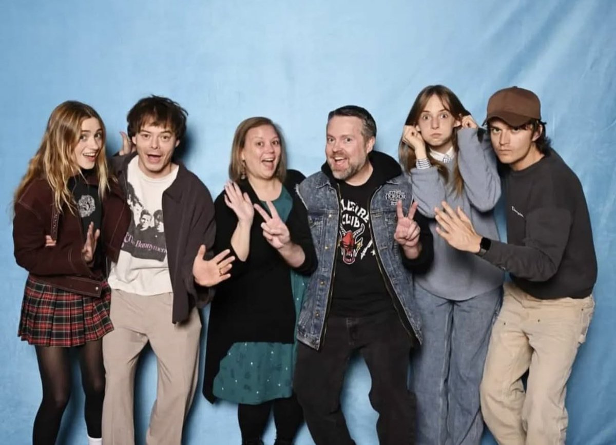 natalia, charlie, maya, and joe with fans.