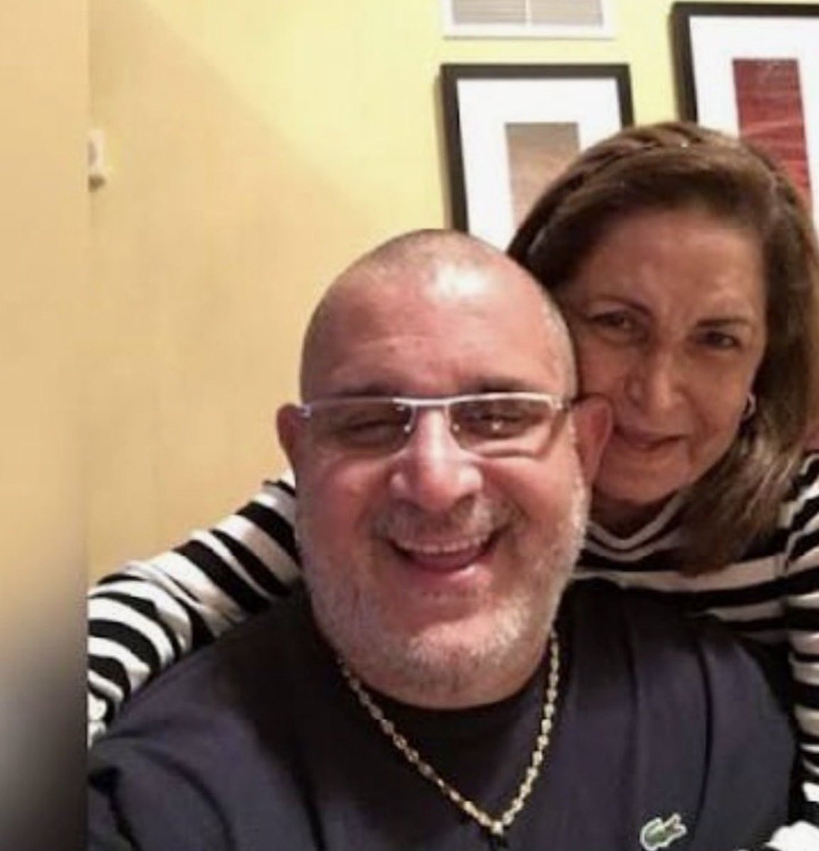 DLaraF's tweet image. Desde el 20 de abril de 2019 el régimen chavista desapareció a Hugo Marino detenido por el DGCIM a su llegada al aeropuerto de Maiquetía. Su madre @bsmarinos sigue clamando por saber dónde lo tiene el régimen. 

Hay presos politicos y hay desaparecidos como él