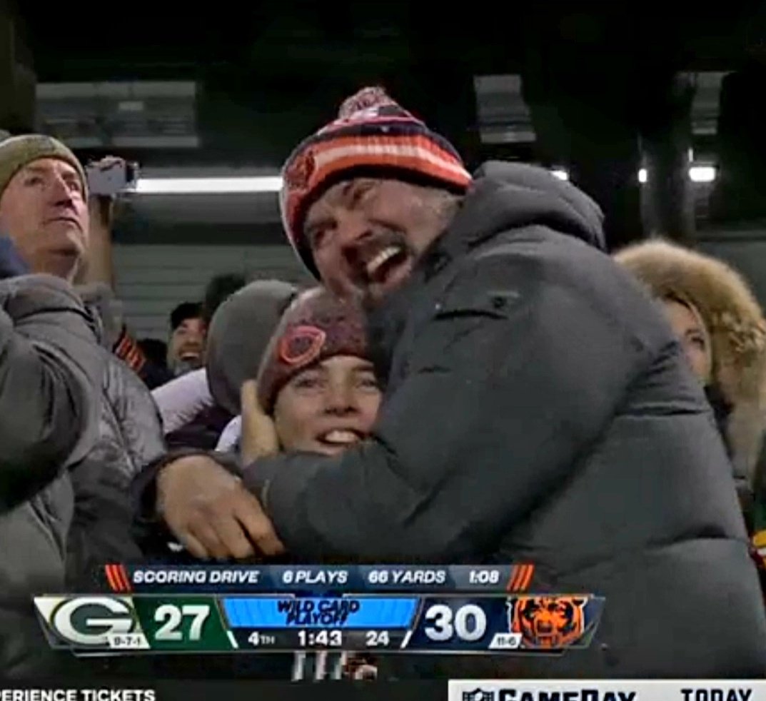 PaulPabst's tweet image. Just saw this shot on the Packers-Bears replay. 
How great is this?