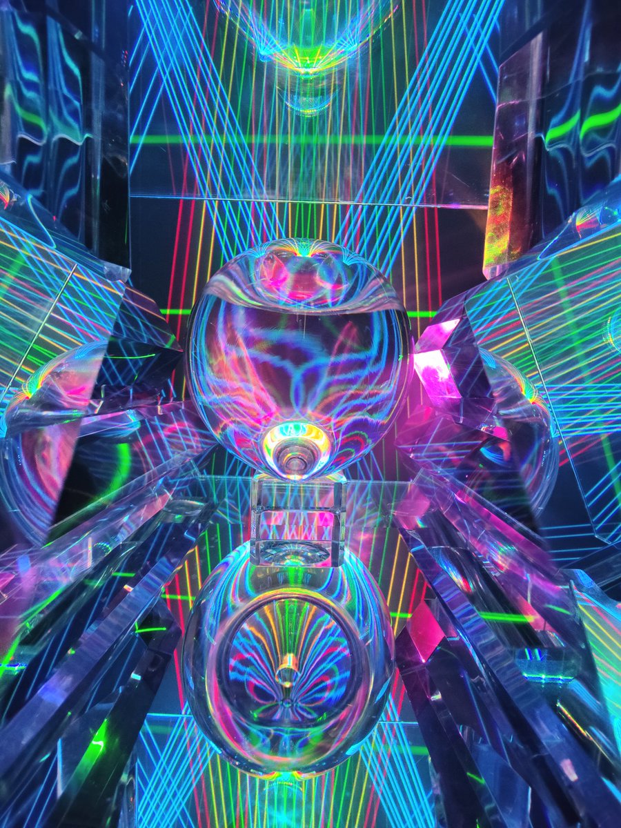 laser_lew's tweet image. Not A Render 

Glass 💧 by @r0bp