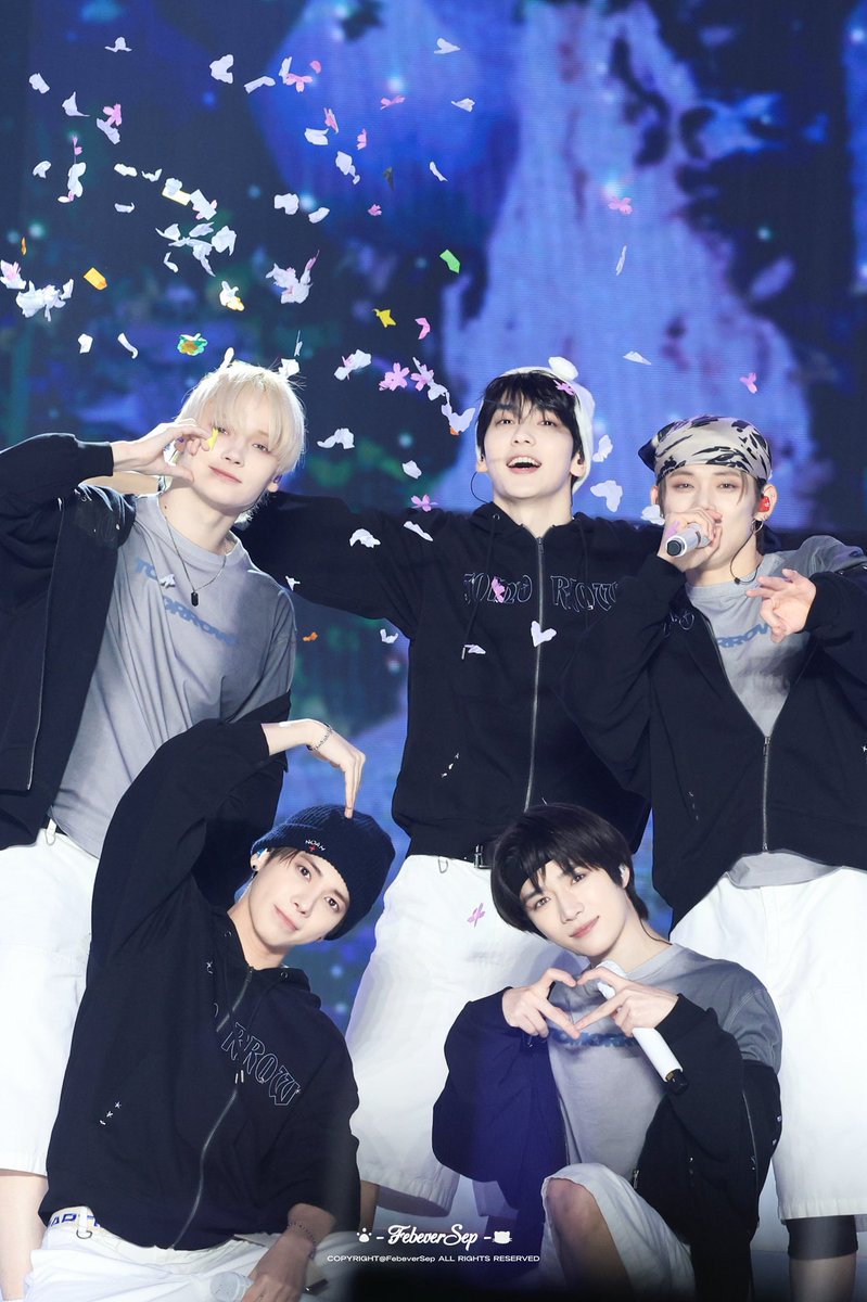 FebeverSep's tweet image. 260111

💙🖤

#TOMORROW_X_TOGETHER 
#수빈 #연준 #범규 #태현 #휴닝카이 
#SOOBIN #YEONJUN #BEOMGYU #TAEHYUN #HUENINGKAI