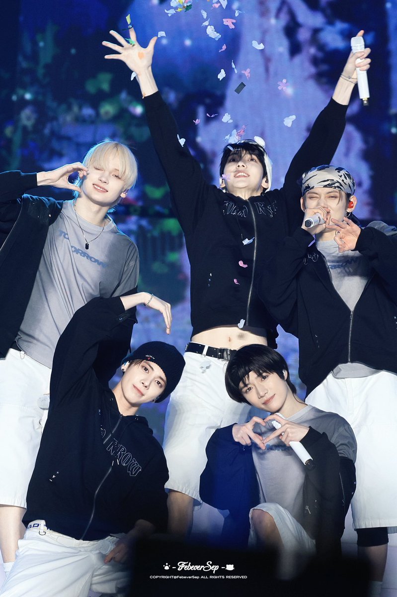 FebeverSep's tweet image. 260111

💙🖤

#TOMORROW_X_TOGETHER 
#수빈 #연준 #범규 #태현 #휴닝카이 
#SOOBIN #YEONJUN #BEOMGYU #TAEHYUN #HUENINGKAI