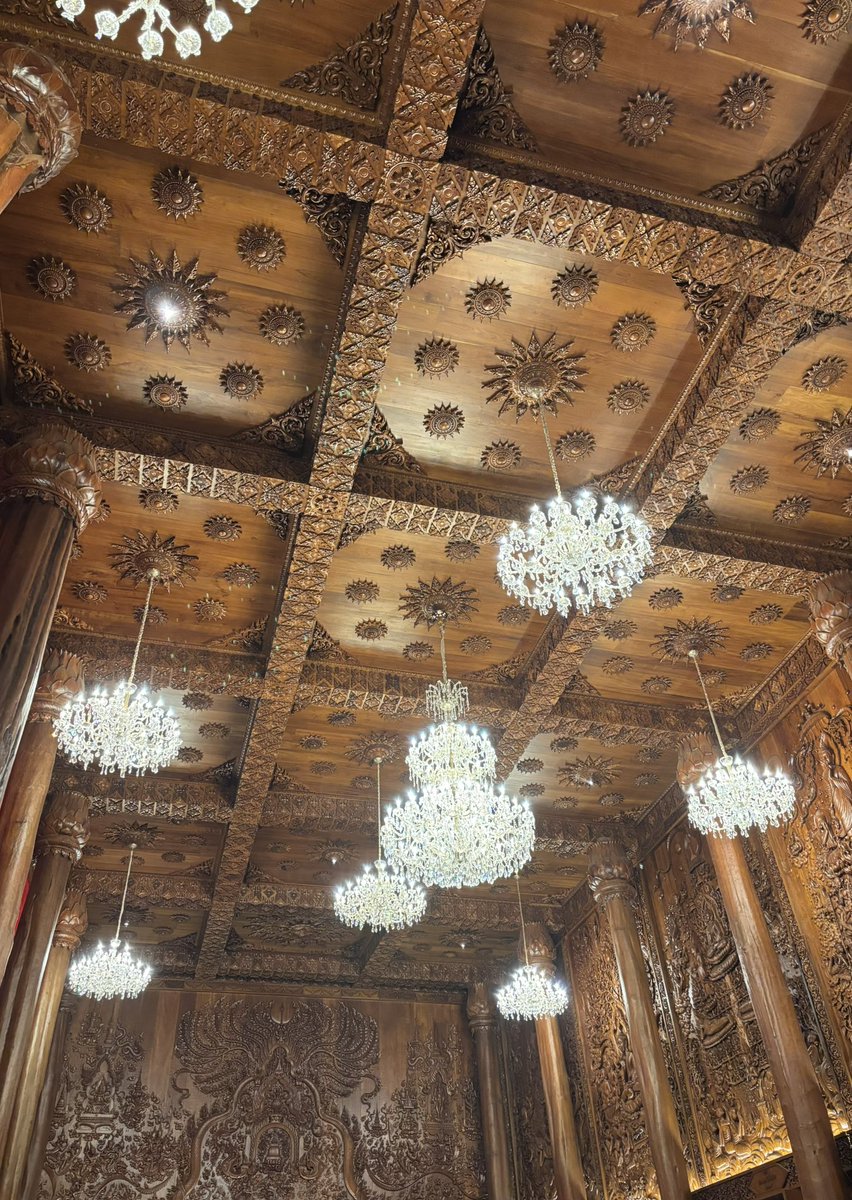 hoynoywip's tweet image. อมก คือไม้แกะทั้งอุโบสถ