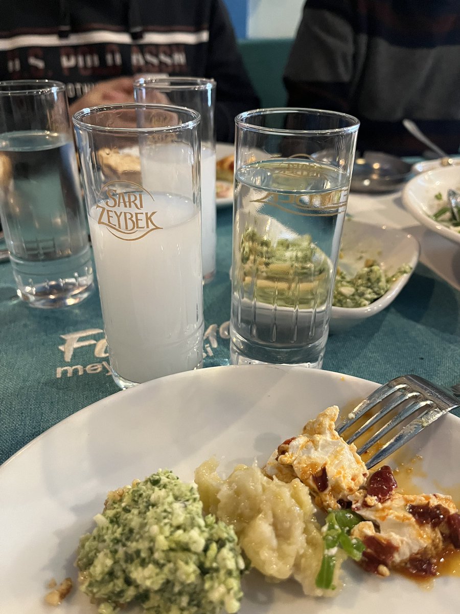 Bir gün herkes yaşayacak.
Ya aldığı duaları,
Ya aldığı ahları….#pazarrakısı