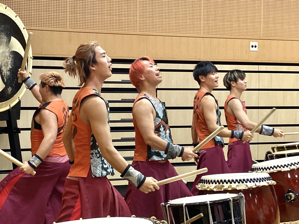 #和太鼓グループ彩 in 親子で楽しむ伝統文化フェスティバル 1/11

13:30-の回
・KAINA（大雷山〜叶）

2回目はやや短め。

#和太鼓彩 #彩WiNGS #彩カメラ
#齋英俊 #塩見岳大 #尾関龍河 #竹中颯汰 #大竹一休