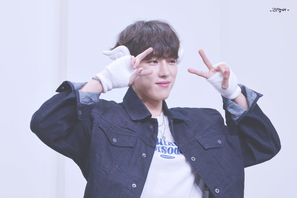 260109 프롬 5차 팬싸     

1004

  #이성열 #LEESUNGYEOL #Asteroid #성열 #sungyeol