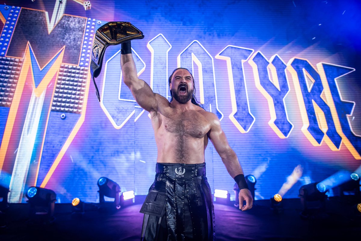 WWEUK's tweet image. The Champ is Home. 🏴󠁧󠁢󠁳󠁣󠁴󠁿 💙 🤍 

@DMcIntyreWWE #WWEGlasgow