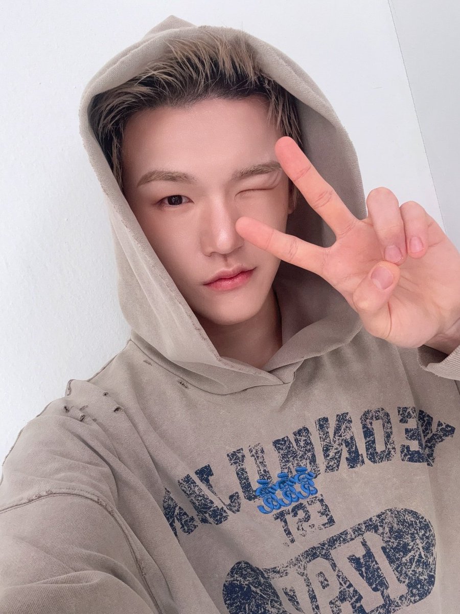 eternal_codeb's tweet image. 🤍✨️

#bain #송병희 #배인
#JUSTB #저스트비