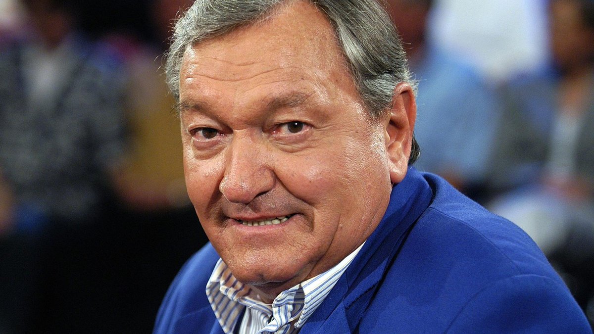 ERICH VON DANIKEN (1935-2026)
---
Hayâl ve sallama dozu azımsanmayacak düzeyde olsa da, yazdığı kuşkucu-sorgulayıcı tarih kitaplarıyla yeryüzündeki milyonlarca insanın özellikle arkeolojiye merak sarmasına vesile olmuş üretken araştırmacı Erich Von Daniken 90 yaşında vefat etti.