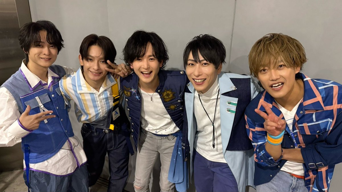 morishimazo's tweet photo. #アルゴナビス 
#キミが見たステージ 

ご来場、配信でのご視聴ありがとうございました！！
休止前ラストの合同ライブでしたが、楽しんで頂けましたでしょうか？

7年以上の時間を一緒に歩んでくれて、本当にありがとうございました！

僕たちは、必ず戻ってきます！
また一緒に熱くなってください！！ https://t.co/L3dHJYJbN9