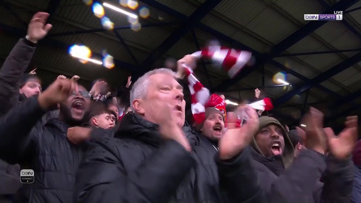 مارتينيلي يمنح آرسنال الأفضلية في المباراة بهدف من رأسية رائعة ضد بورتسموث 