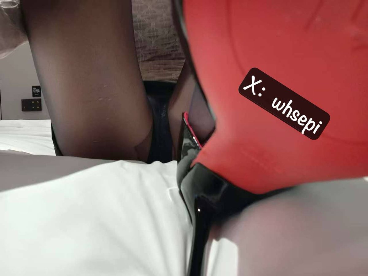 WHsepi's tweet photo. 领导在隔壁 千万别突然闯进来哦 怕怕😱 https://t.co/xQIDruprek