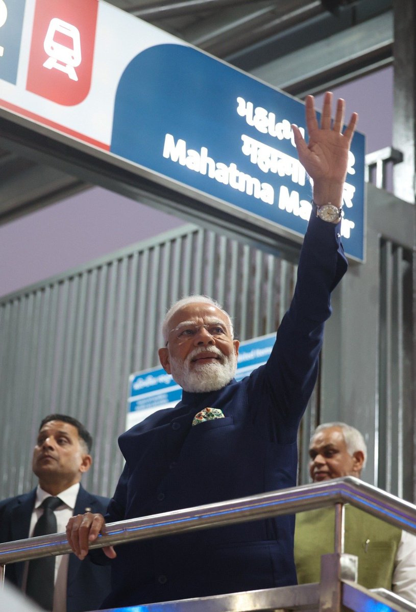 Narendra Modi tweet media