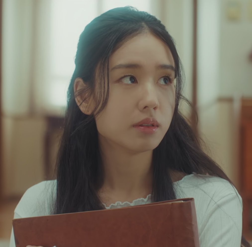 lovseunjin's tweet image. "stop looking at me           "what eyes?"
 with those eyes"