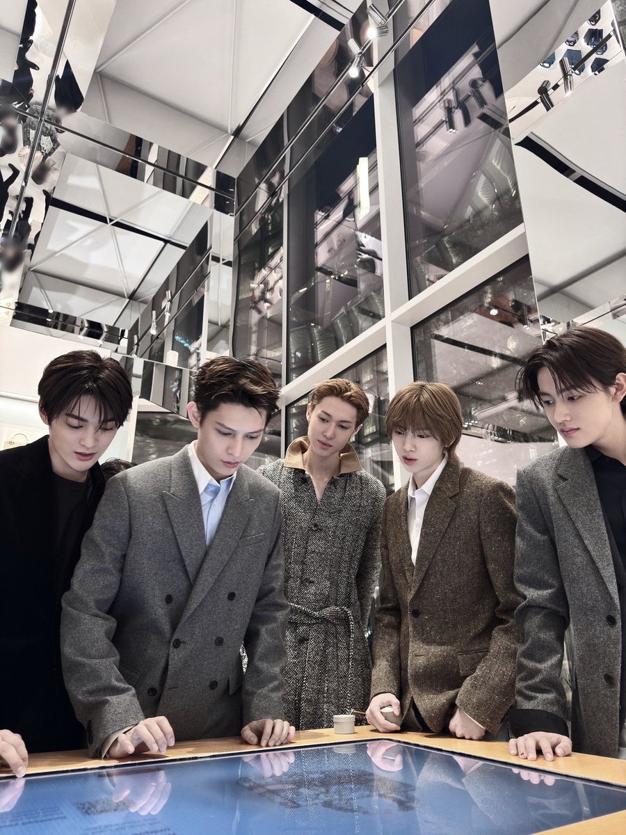 eudwards's tweet image. we were busy being amazed, forgetting for a moment that we are too.