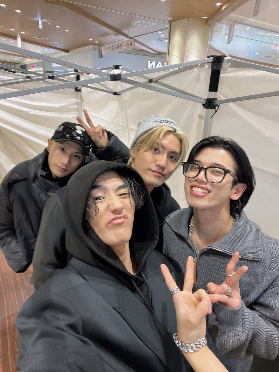 NOSUKE_good's tweet photo. 福岡たのしすぎました
成人式でもパフォーマンスさせていただき
貴重な機会をありがとうございます👽
また九州いきてぇなぁ〜 https://t.co/a904y0w755