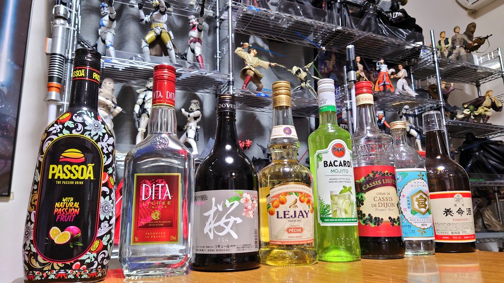 スターウォーズの❤️フィギュア❤️ライトセーバーを❤️眺めながら