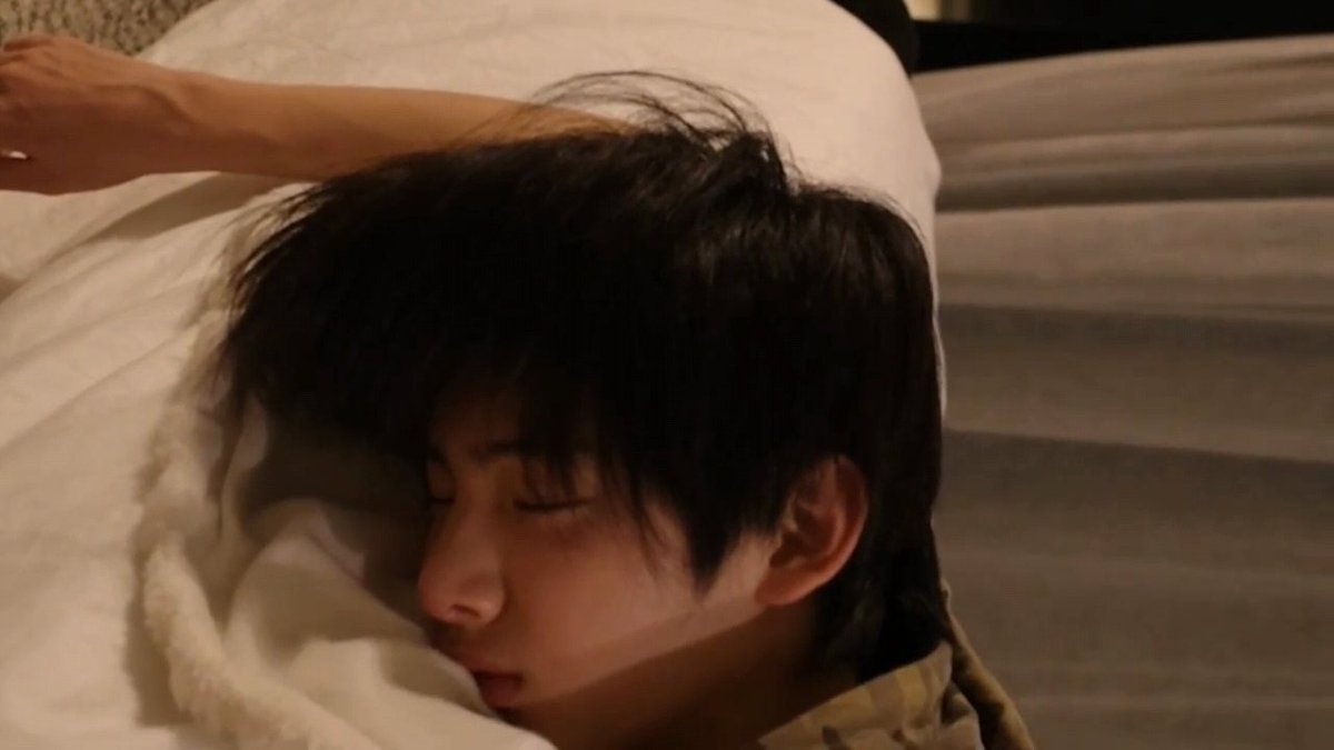sohijapko's tweet image. his friends always catch him sleeping its so cute :&amp;lt;