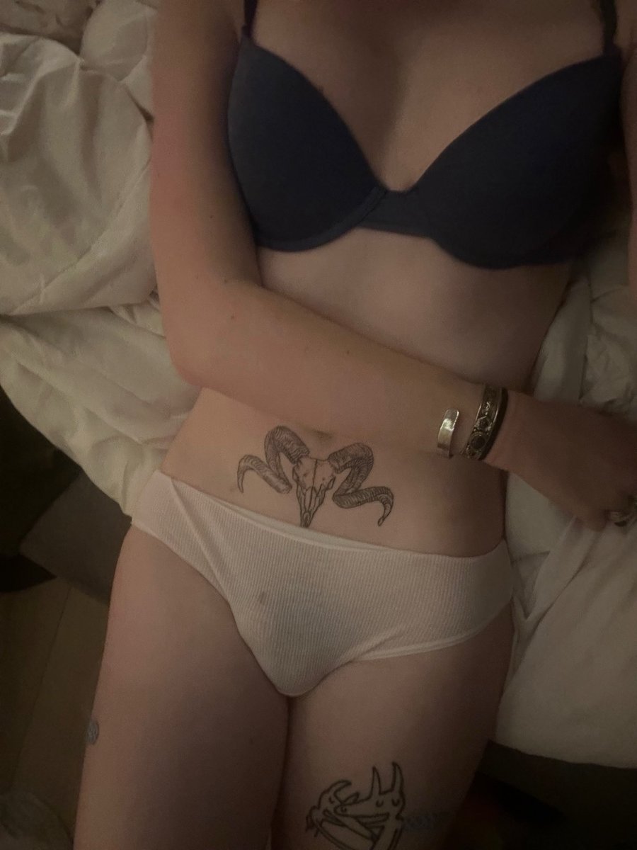 petricwhore's tweet photo. rawr, tummy pic xP https://t.co/LT2EnzMtaO