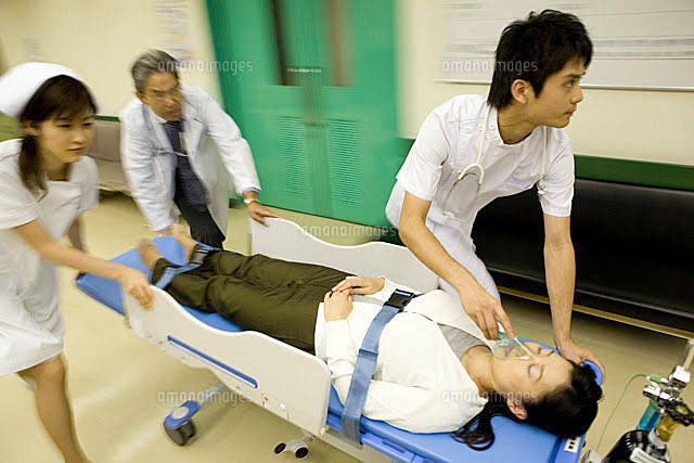 akutan_bot's tweet image. 【終わった】

　　　　↓タイミー
　　　　　　　　　　　　　　↓タイミー
↓コスプレイヤー
　　　　　　　　↓temuで買った担架