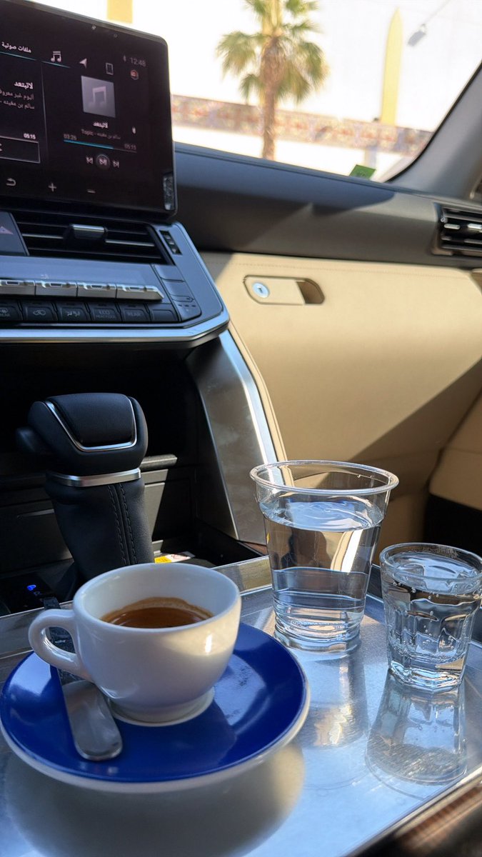 boo7_v's tweet image. +

"الاحباب قبلك في حياتي سحايب صيف
تبريت من ماضي .. مع الغير يجمعني " .🖤