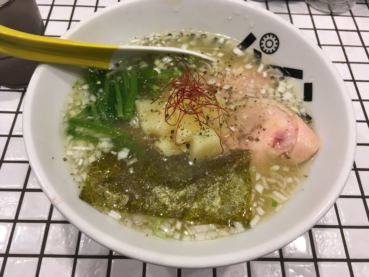 monyo5555's tweet photo. Pineapple in ramen sounds crazy, but it works 🍍🍜
This is “Pineapple Ramen” from Papapapain in Machida.
Definitely a Japan-only experience.
#JapaneseFood
#uniqueramen
#Japaneseonly https://t.co/D6fG6m8FyC