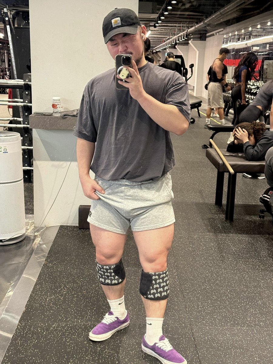 bbangmo2's tweet image. 내일 못걸을 예정🫠