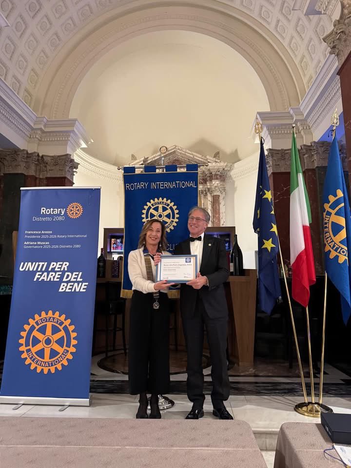 Una serata di grande festa ha visto il Governatore Adriana Muscas consegnare al Presidente Stefano Londrillo la Charta costitutiva del Rotary Club Roma Ara Pacis Augustae.
#RotaryRomaAraPacisAugustae #RotaryInternational #Distretto2080 #AdrianaMuscas #StefanoLondrillo
