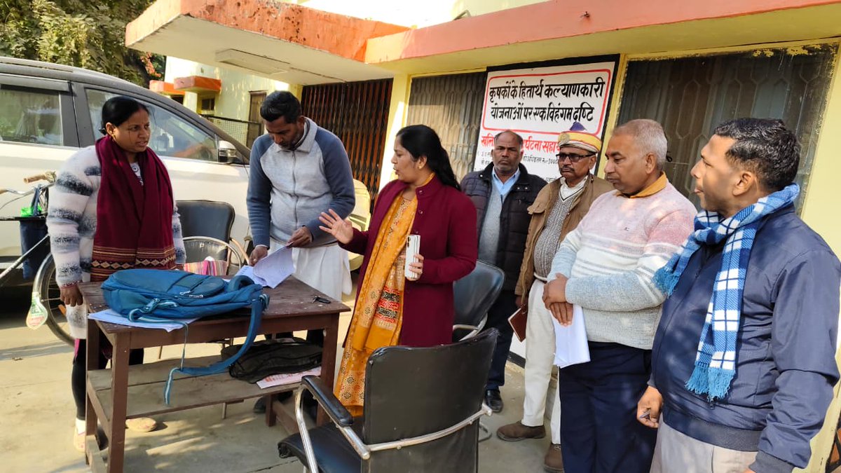 विधानसभा क्षेत्र 283-नानपारा के निर्वाचक रजिस्ट्रीकरण अधिकारी  मोनालिसा जौहरी द्वारा भाग संख्या 179 व 180 प्रा0वि0 मेहरबान नगर एवं 156 से 160 कृषि उत्पादन मण्डी समिति नानपारा का निरीक्षण किया गया।