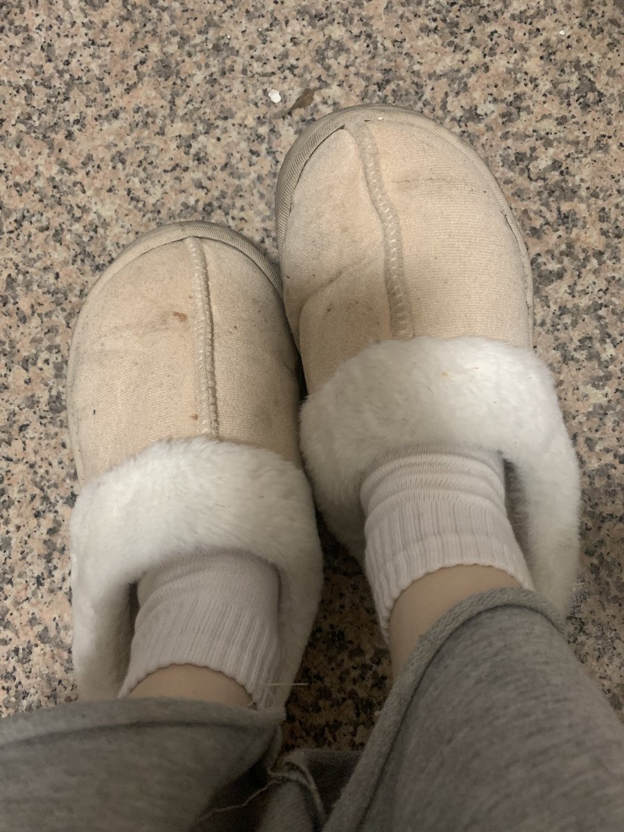 오랜만이에요 😎

최근 짧게 여행을 다녀왔답니다 ㅎㅎ 그래서 글을 못올렸어요 🥺

대신 일상사진 한장과 오랜만에 양말사진 올려요 🥰 

영수증 사진 많으니 소비내역 채우고 싶으면 찾아와요 ㅋㅎㅋㅎㅋㅎㅋ 

세금도 환영 😘 양말문의도 다시 환영 😝

#상납 #핀섭 #자지갑 #호구