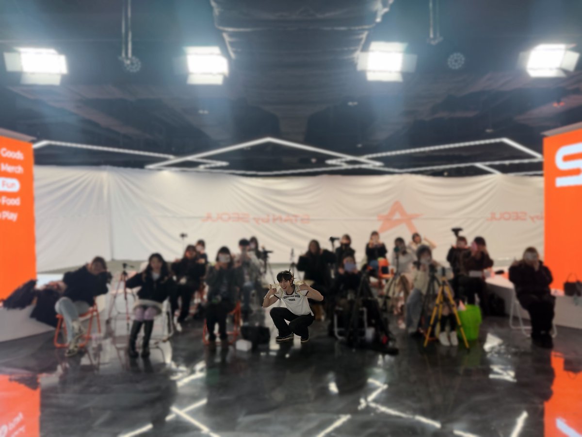 jjang_ddong_ggo's tweet image. #260111_팬싸인회

오늘의 텀블러처럼 우리의 온기를 따뜻하게 담은
사진이 도착하였습니다 ~̆̈ .~̆̈
오늘 이쁘다고 해줘서 또또 셀카 많이 찍음 헿
또또는 칭찬을 먹꾸 살아요 사랑듕 뚀 🥰

#장동우 #jangdongwoo #sway