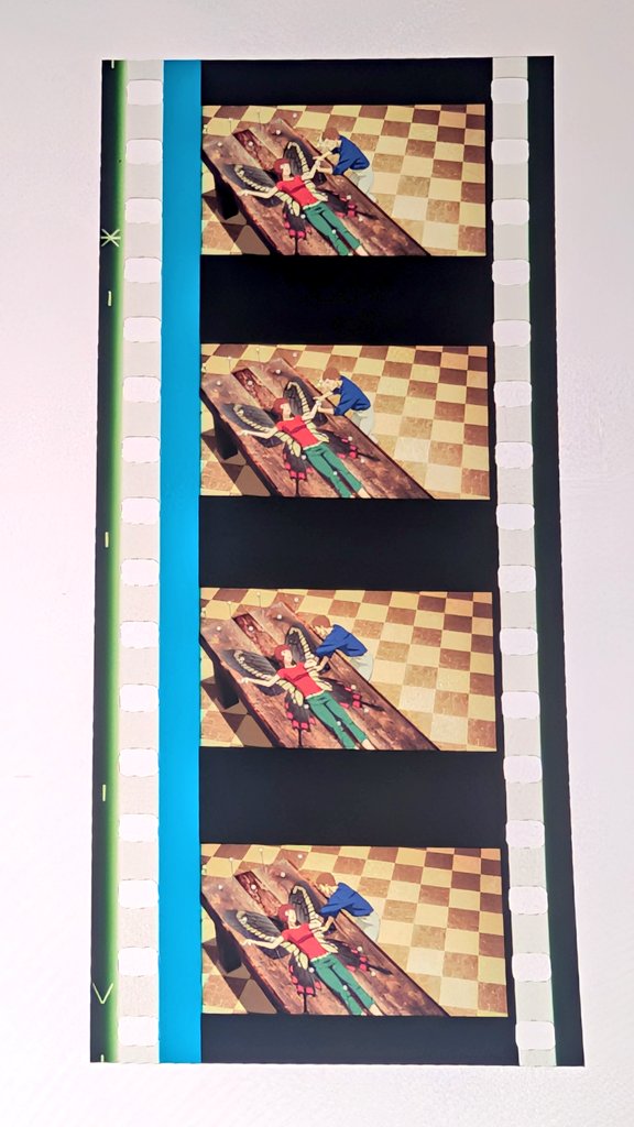 パプリカの入場特典で貰った生フィルムはパプリカが小山内に捕まった