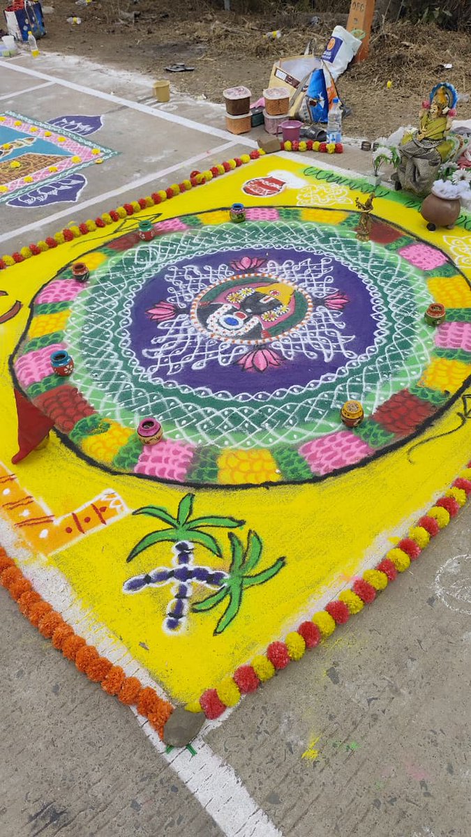 MuppidiOfficial's tweet image. ఈ కార్యక్రమంలో సూరపని చిన్ని గారు, సూర్యదేవర రంజిత్ గారు, బర్ల శ్రీను గారు, గెల్లా సురేష్ గారు తదితరులు పాల్గొన్నారు.

#PongalCelabrations2026 #MuppidiVenkateswararao #KovvurMLA