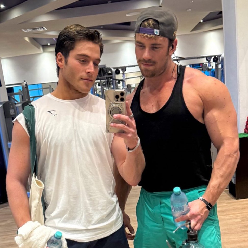 lovsdilfs's tweet image. the sex must be insane