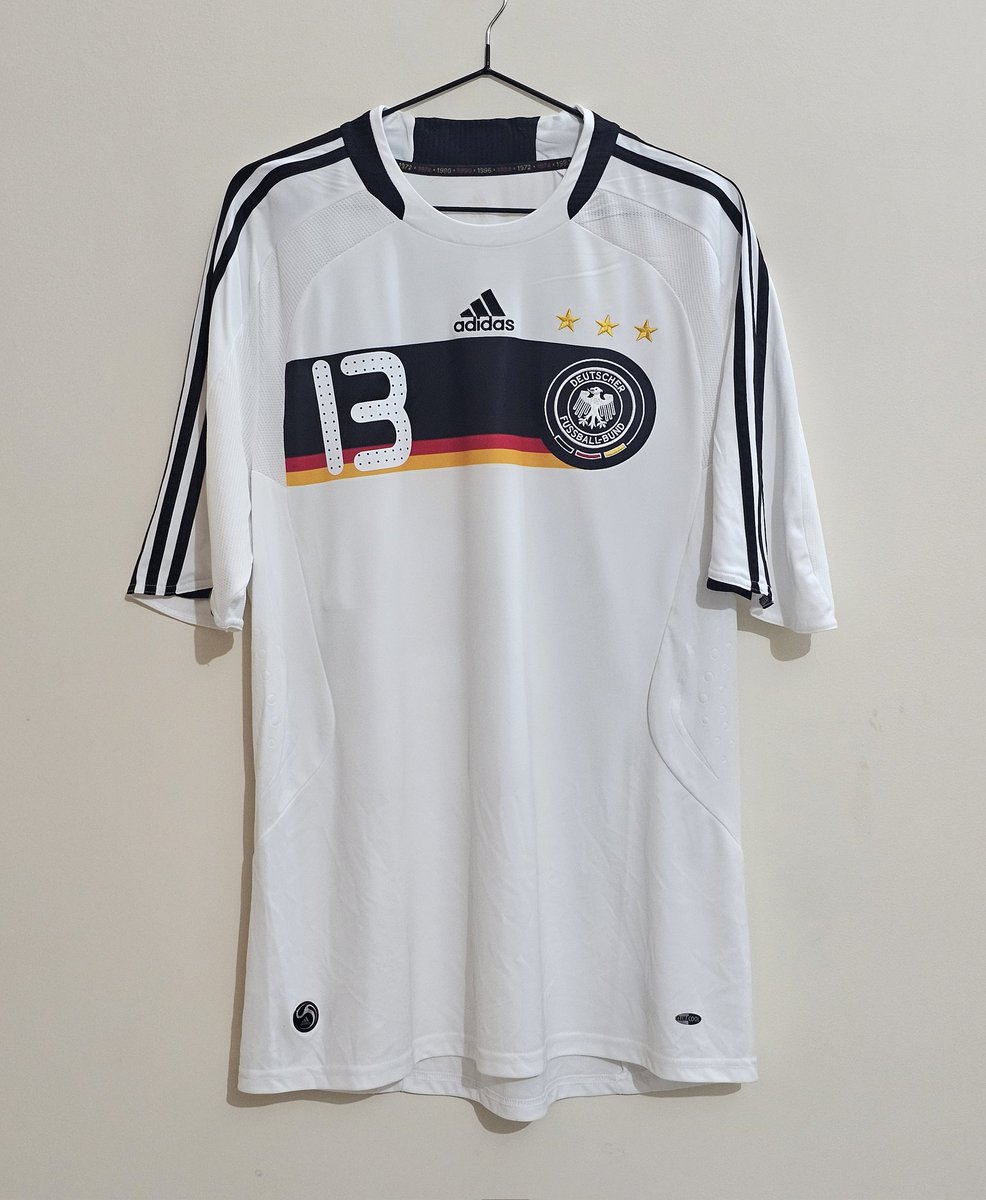 VsKitCorner's tweet image. 🇩🇪 For Sale!

Official Germany 2008 Home Ballack. 

XL. 

Excellent condition. 

£88.