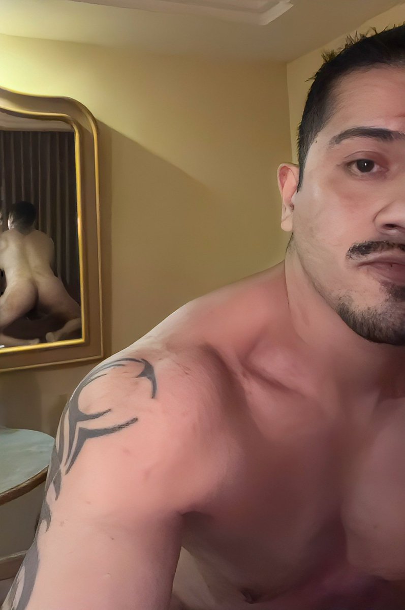 Quien sigue 😈
Aquí ando esperando más 🍆y 👊