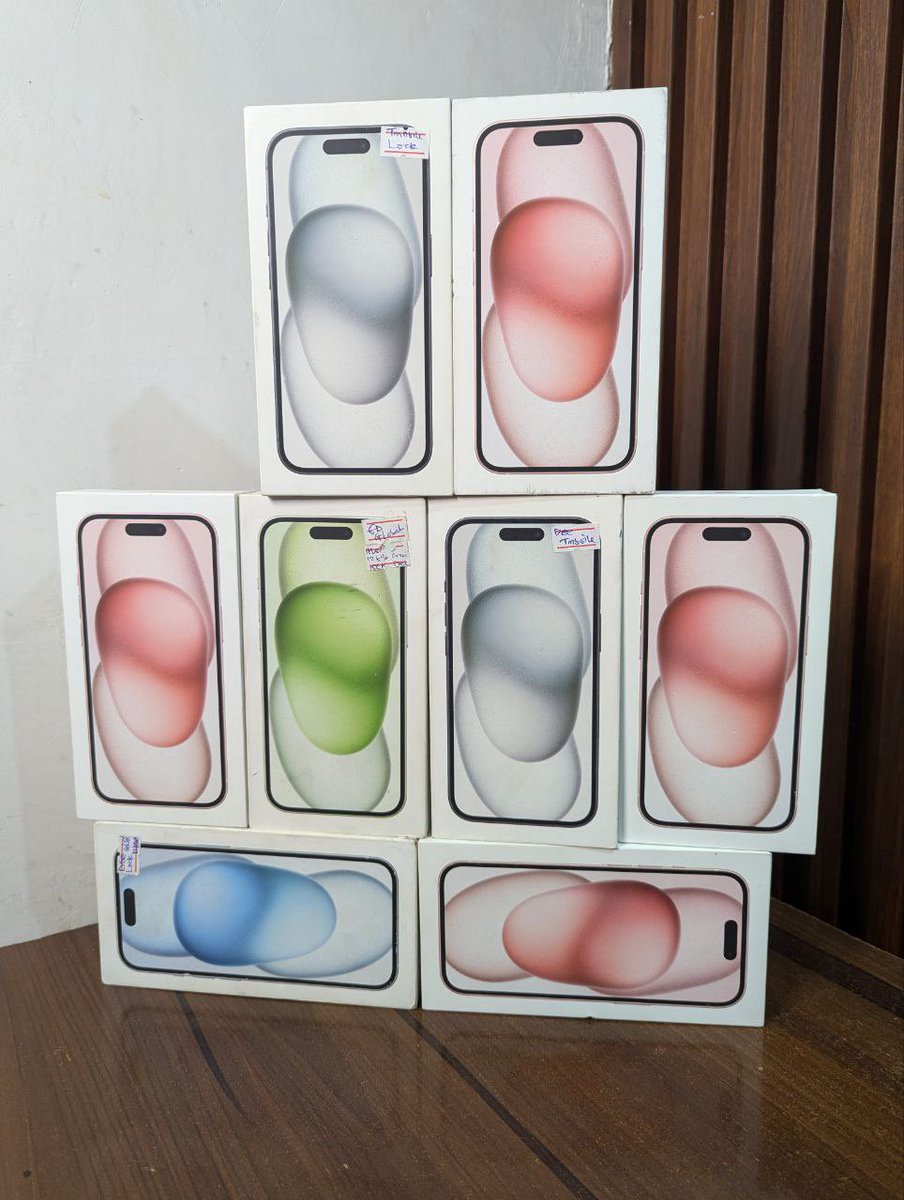 OLIMEGADGETS's tweet image. Brand new iPhone 15
128gb
WiFi only 
Pink *600,000*
Other colors *650,000*