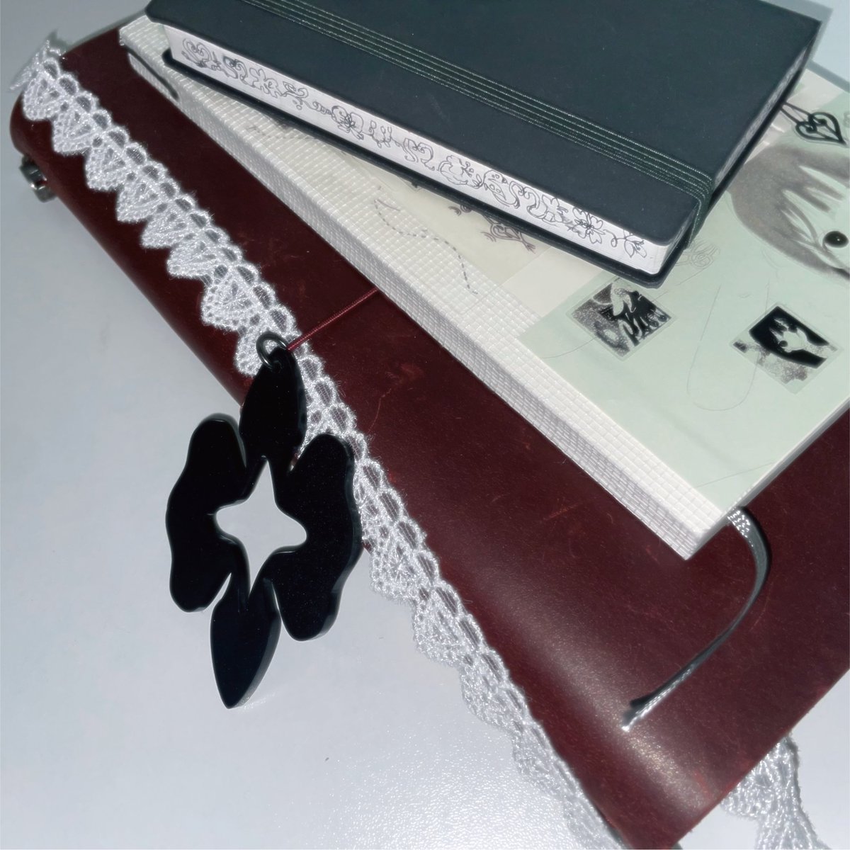 채널오 26 겨울스토어 OPEN (ᵕ ᵕ)♩❄️
26.1.11 8PM - 26.1.14 11:59PM

Twenty twenty.style/go/channel/293…
스마트스토어 naver.me/5VA5gttN

#RT 추첨 두 분께 신상 포함된 스티커+엽서팩을 보내드려요 🕊️