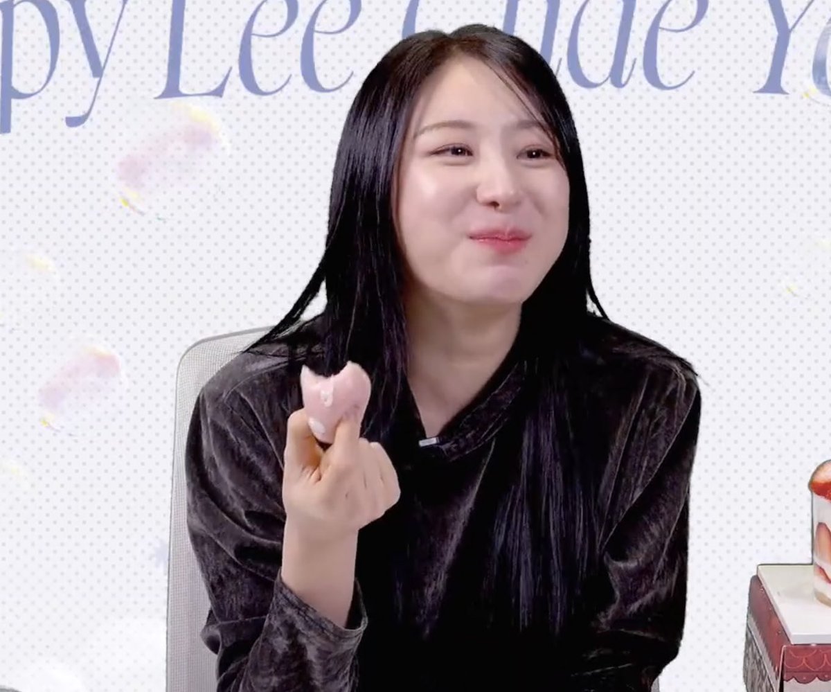 gitging0111's tweet image. 자기 생일에 팬들 주려고 두쫀쿠 만드는 사람 누군데🥹