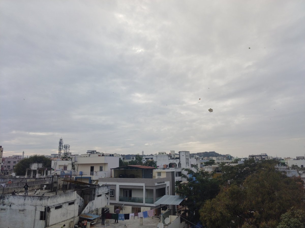 shyamnar0's tweet image. These kind of weathers will give some nostalgic feels 🤌🏻🤍