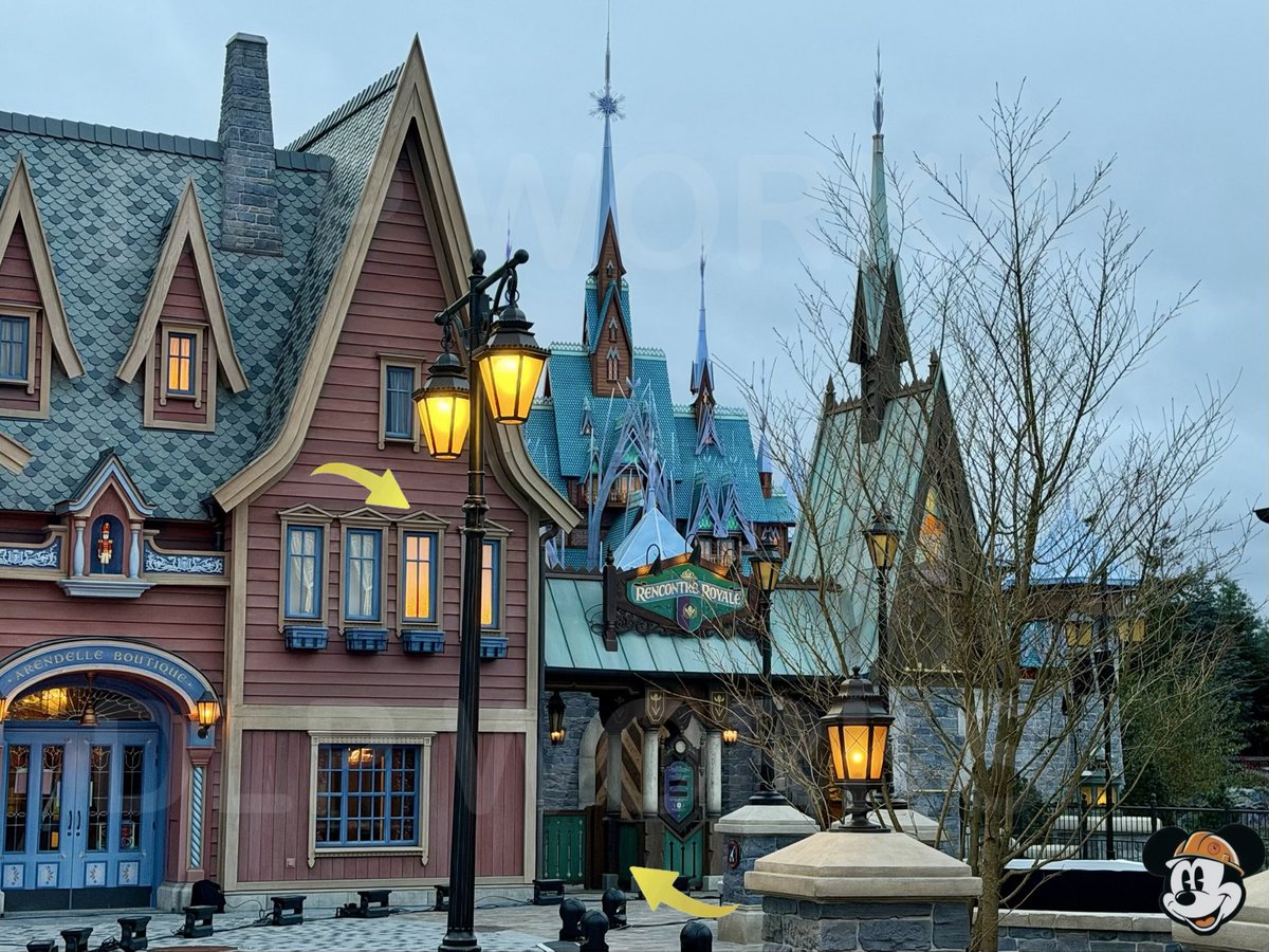 DLPWorks's tweet image. [Analysis] 🚧🔍 Zoom on “Royal Encounter” at World of Frozen!

➡️ Located at the back of Arendelle village, Royal Encounter will allow guests to visit the Castle &amp;amp; meet characters.
➡️ The buildings are crafted with nice little details of architecture &amp;amp; Imagineering:
➖ Extensive