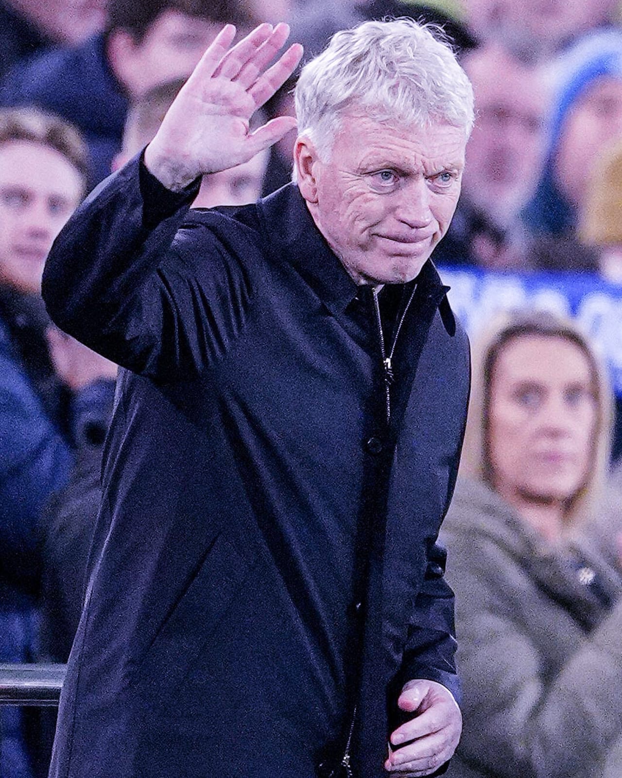 في مثل هذا اليوم: في عام 2025، عيّن إيفرتون ديفيد مويس للمرة الثانية.. ترتيب الفريق في الدوري الإنجليزي في ذلك الوقت: الانتصارات : المركز 10. النقاط : المركز 9. المباريات التي حافظوا فيها على شباك نظيفة : المركز 5. الأهداف المستقبلة : المركز 5. الأهداف المسجلة : المركز 15. وكانوا في المركز 16 عندما تولى المسؤولية.. SquawkaDugout 