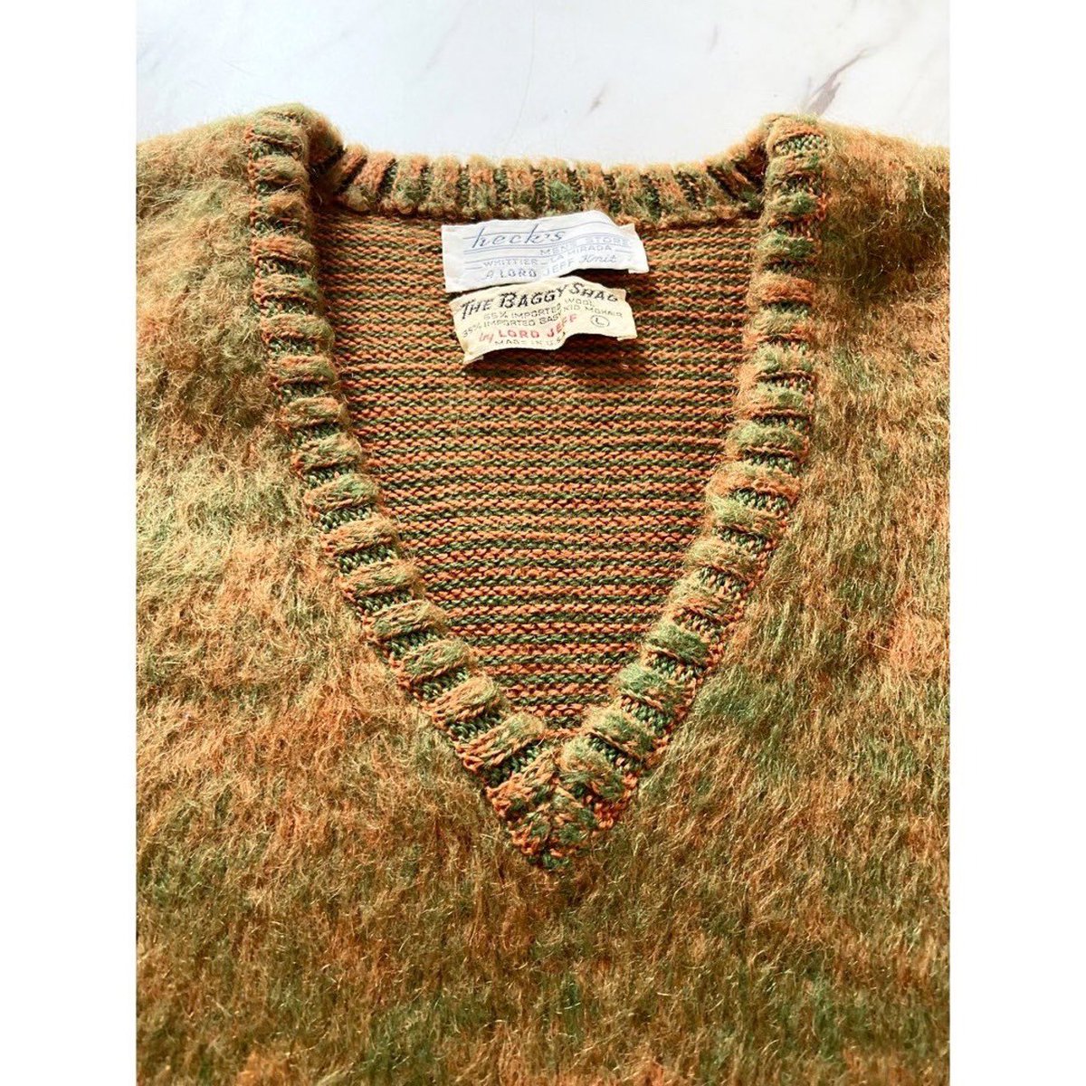 Protocol2018's tweet image. 50s 〜 60s heck's orange lime green
mohair knitting sweater

毛足長長めのモヘアセーター 程よく深めのvネック オレンジとライムグリーン系のミックスニッティング

縮みのない178/70kgの自分でも大きく着れる希少なサイジング

カラーリング、サイズ、状態、次出てくる事はないかと